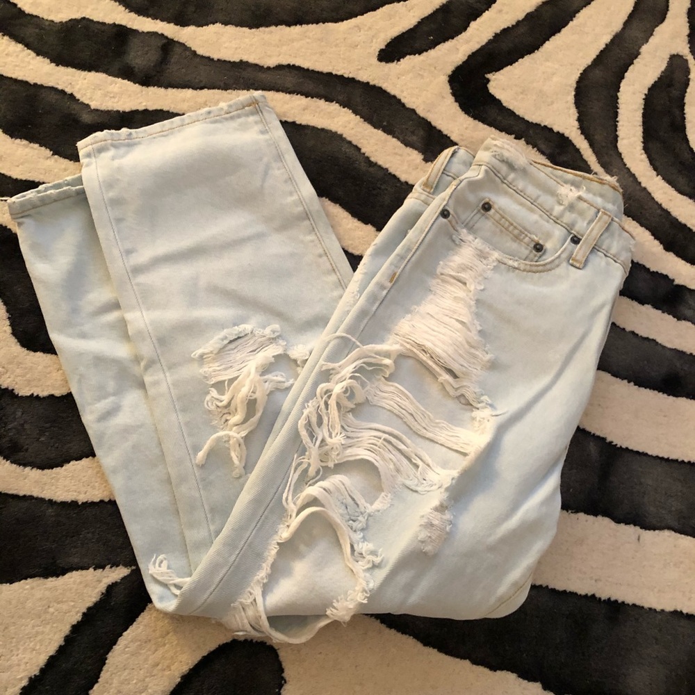 Distressed Carmar straight leg jeans size 27
